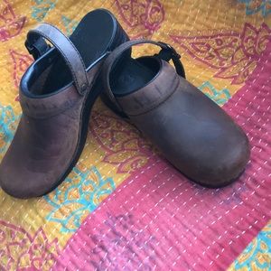 Dansko Women's Ingrid Clog Antique Brown Oiled Sz 39